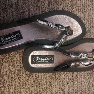 Hemmed Flip flop sandals